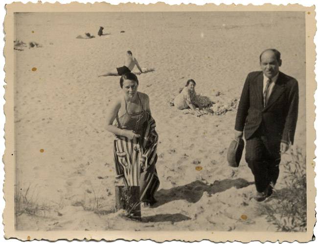 Romans Suta and Aleksandra Beltsova in Jurmala. 1930